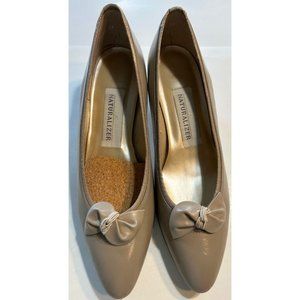 Women's Naturalizer Slip On Dress Shoe Size 9B Orbit Taube Leather Bow
